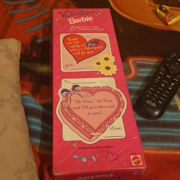 Rapunzel Barbie doll & Valentine Barbie doll - Picture 10 of 11